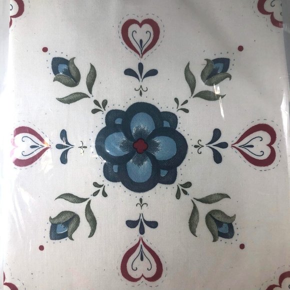 Cathy Needlecraft Candlewicking Country Charm 14x14 Pillow Kit - Picture 5 of 5